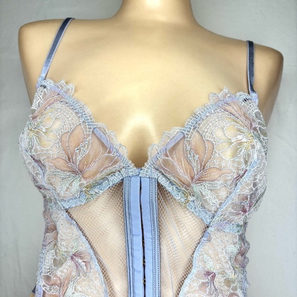 NEW Victoria’s Secret Lavender Floral Embroidered Unlined Lace Teddy M - NWT - Picture 5 of 14